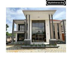 Luxurious 6 bedroom mansion in Entebbe