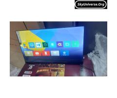 Black art 43" smart flat screen - 4