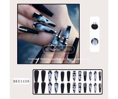 Press on nails