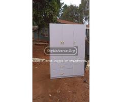 White triple door wardrobe 4*6ft