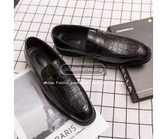 Gentle leather shoes with rubber sole