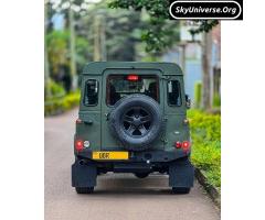 Land rover defender - 7