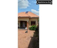 QUICK SALE. House at ssisa Entebbe road - 2