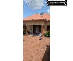 QUICK SALE. House at ssisa Entebbe road - 8