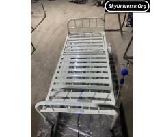 Single crank hospital bed with iv stand